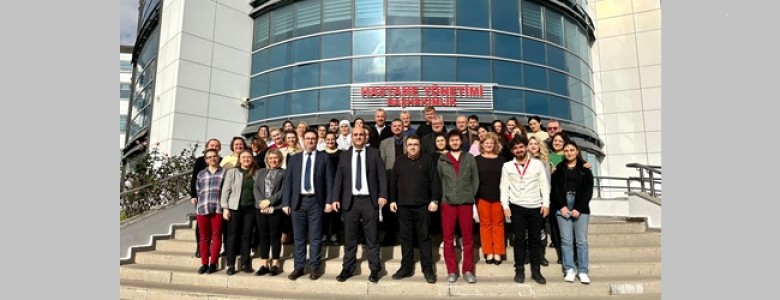 Mesai arkadaşlarına veda etti