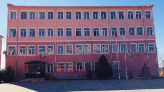 Gazi Anadolu İmam Hatip Lisesi’ne beyaz bayrak