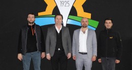 Açılış davetiyesini takdim ettiler
