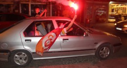 Babaeski’de Galatasaray taraftarı derbi galibiyetiyle taçlandırılan şampiyonluğu kutladı