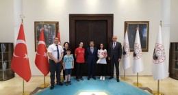 Vali Ekici milli sporcu ve antrenörünü makamında kabul etti