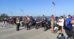 Denetim esnasında kask ve emniyet kemerinin önemi hakkında sürücüler bilgilendirildi