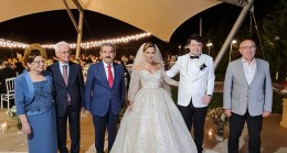 Vali Ekici Olga ve Kıvanç çiftinin düğün törenine katıldı
