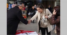 Soğuk havaya rağmen destek sürüyor