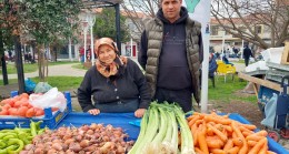 Yeniköy’den ürettikleri ürünleri ilçe sakinleriyle buluşturuyorlar