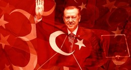 TÜRKİYE DEMOKRASİ ZAFERİNİ KUTLUYOR