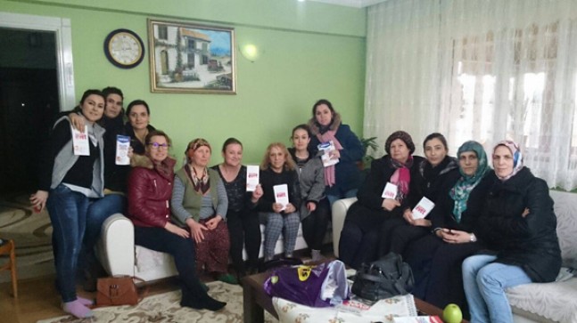 AK KADINLAR REFERANDUM ÇALIŞMALARINDA