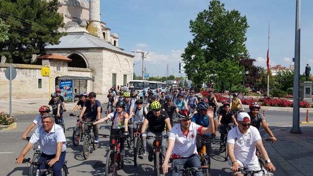 Pedallar gençler için çevrildi