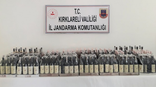 Jandarma 247,5 litre kaçak şarap ele geçirdi