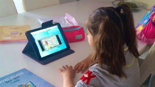 Öğrenciler Metodbox ile uzaktan eğitime devam ediyor