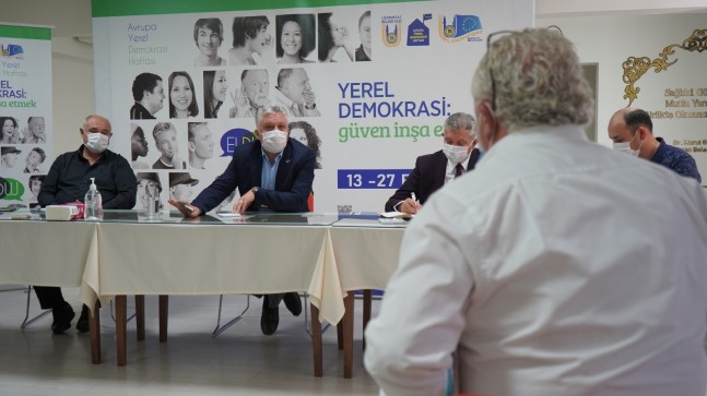 Başkan pazarcıların sorunlarını dinledi