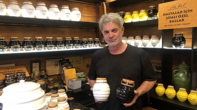 PROPOLİSİN KİLOSU 10 BİN LİRA