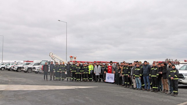 TREDAŞ EKİPLERİ, AFET BÖLGESİNDE ENERJİ İHTİYACI İÇİN ÇALIŞIYOR