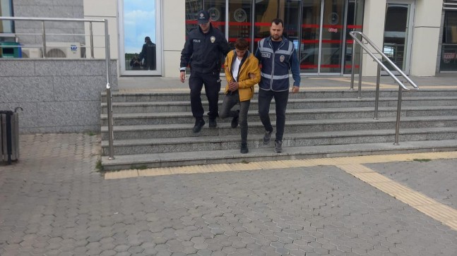 Aranan şahıs Bademlik mahallesinde yakalandı