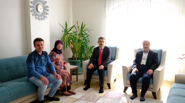 Vali Ekici’den Ziya Eser’e ziyaret