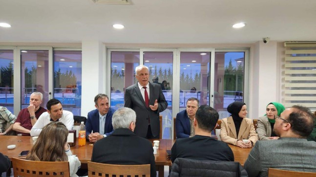 Müdür Kalkan’a veda yemeği