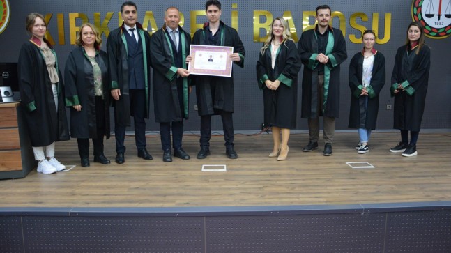 Genç avukat ruhsatını aldı