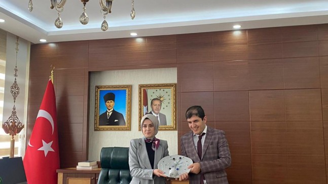 Özel gereksinimli bireyler Kaymakam Büyükkılıç’ı ziyaret etti.