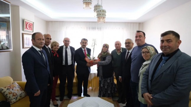 Şehit annelerine anneler günü ziyareti