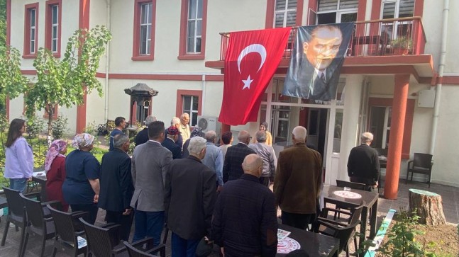 Huzurevinde bayram coşkusu