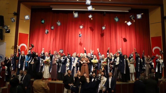 Kırklareli Üniversitesi İlahiyat Fakültesi kep attı