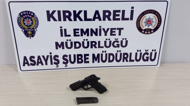 Silahıyla beraber yakalandı      