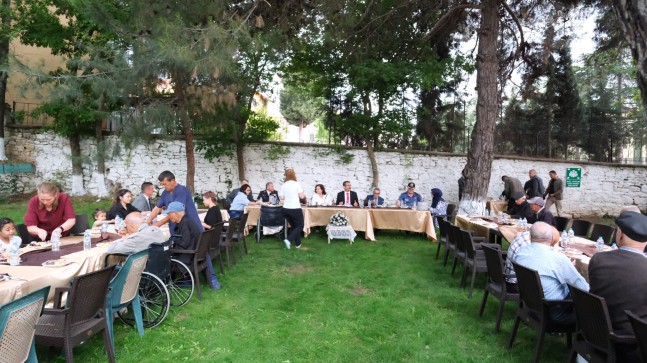 ‘’Birlikte nice sağlıklı ve hayırlı bayramlara kavuşmak dileğiyle’’