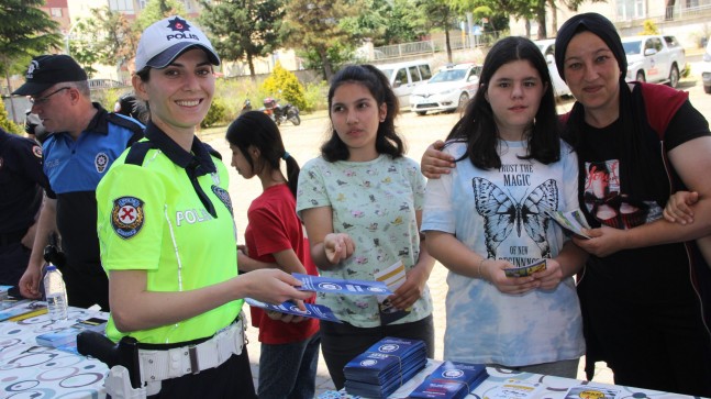 Stant açılarak çeşitli bilgilendirmelerde bulunuldu