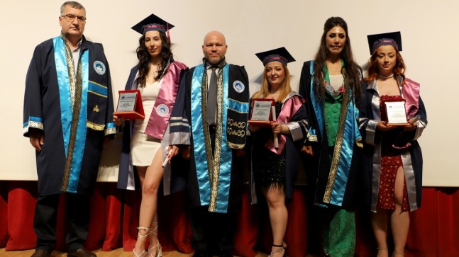 Sosyal Bilimler Meslek Yüksekokulu kep attı