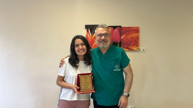 Babaeski Devlet Hastanesinde veda edenlere plaket takdim edildi