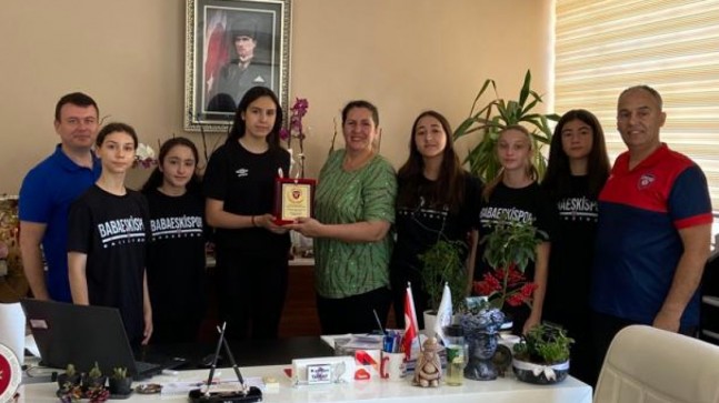 Babaeskispor’dan Müdür Tokat’a ziyaret