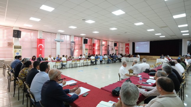 Vali Ekici başarıda payları olan öğretmenleri tebrik etti