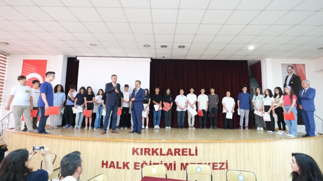 Vali Ekici LGS’de %1’lik dilime gelen öğrencilerle bir araya geldi