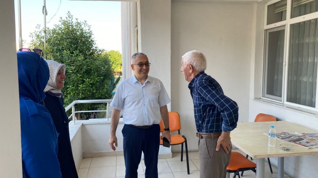Müdür Uysal’dan huzurevi sakinlerine ziyaret