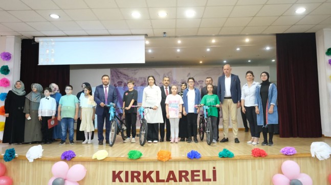 Kırklareli Valisi Birol Ekici Çocukları başarılarından dolayı tebrik etti