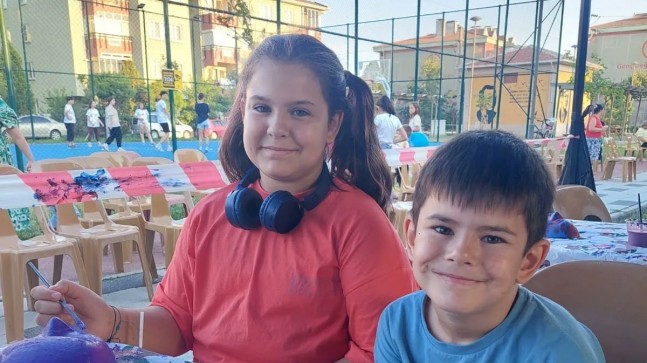 Mahallede bugün şenlik var