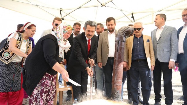 Geleneksel Kızılcıkdere 3. Bağ Bozumu Şenlikleri açılış programı gerçekleştirildi