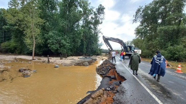 ‘’Tüm vatandaşlarımıza geçmiş olsun dileklerimi iletiyorum’’