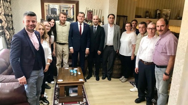 “YAŞAM SÜRESİ 3 YILA DÜŞEN ESNAF, CAN SİMİDİ BEKLİYOR”