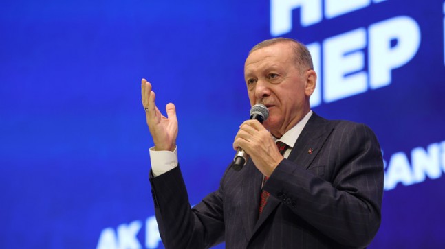 Cumhurbaşkanı Erdoğan yeniden AK Parti Genel Başkanı