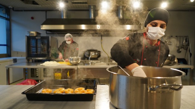 “Kimse yatağına aç girmeyecek”