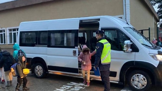 Okul servis araçları denetlendi