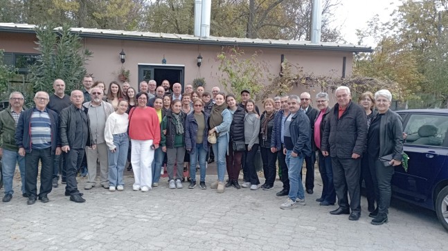 Büyükkarıştıran’da Seçim Değerlendirme Toplantısı Düzenlendi