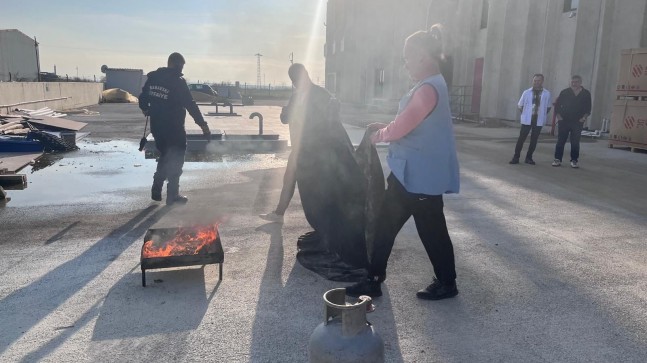 Babaeski İtfaiyesi’nden Kalender Tekstil Fabrikası’nda Yangın Eğitimi