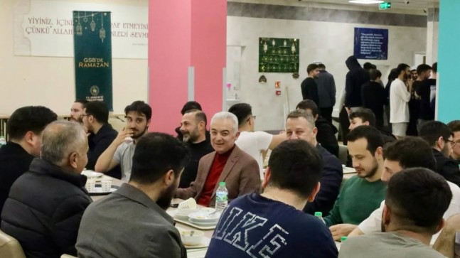 VALİ UĞUR TURAN SAHURDA ÖĞRENCİLERLE BULUŞTU