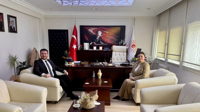 UYUMLU İŞ BİRLİĞİ, GÜÇLÜ BABAESKİ