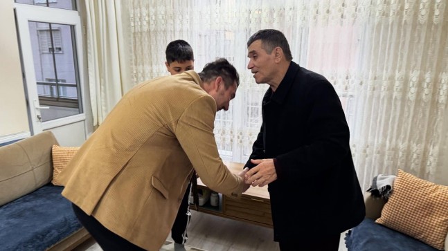 BAŞKAN YAYLA, BABAESKİ’DEKİ HALKLA BİREBİR İLETİŞİMLE TAKDİR TOPLUYOR!