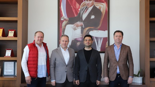 Kırklareli TSO Başkanları Soner Ilık ile İsmail Hakkı Özsan, Çorlu TSO Başkanı İzzet Volkan’ı Ziyaret Etti