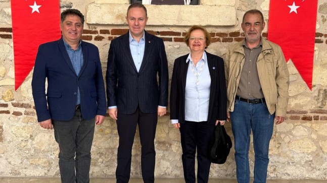 Çağdaş Yaşamı Destekleme Derneği Başkanı Kadriye Tara, Kırklareli Ticaret ve Sanayi Odası Başkanı Soner Ilık’ı Ziyaret Etti