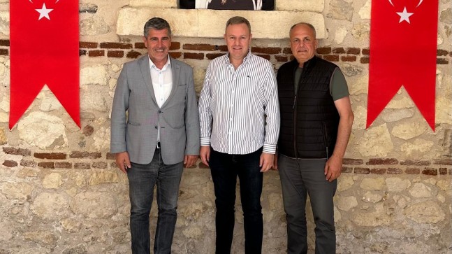 Kırklareli Ticaret ve Sanayi Odası Başkanı Soner Ilık, misafirlerini ağırlıyor